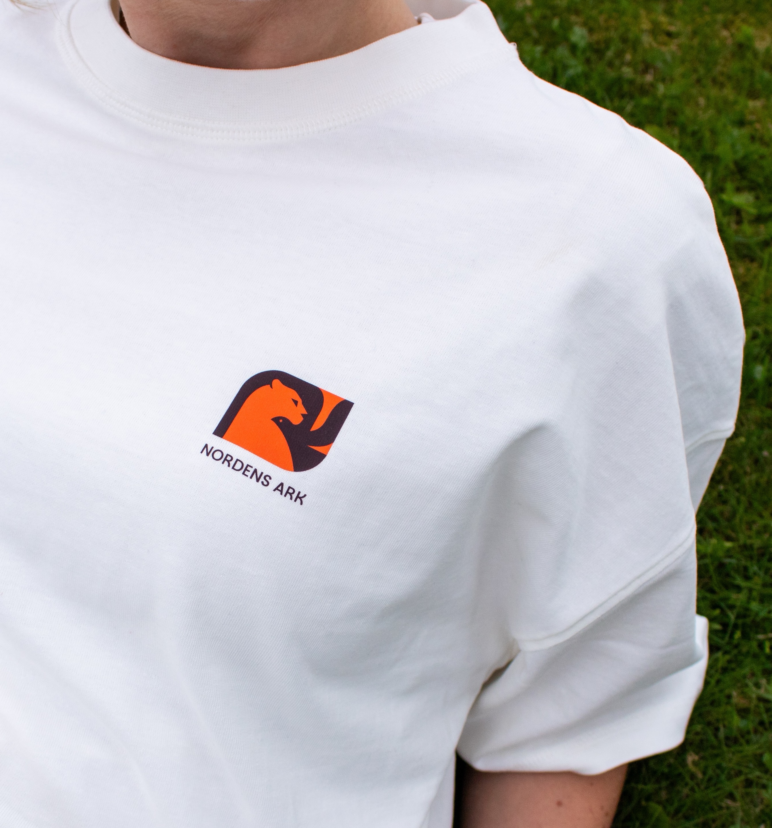 Nordens Ark-logotyp applicerad på t-shirt